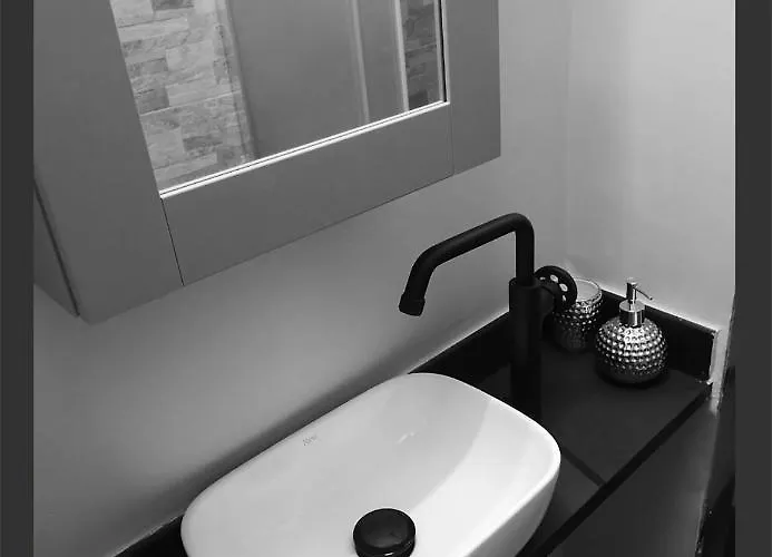 Grazioso Monolocale Acquario A 100m Free Wi-fi * Janov